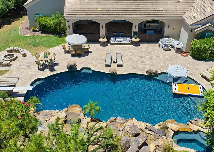 Apartment 3 Mi To Dtwn Gilbert! W/ Shared Poolside Oasis Gilbert