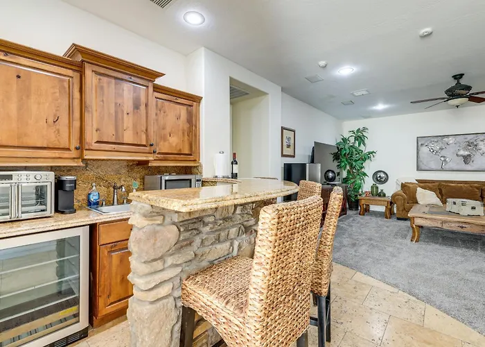 3 Mi To Dtwn Gilbert! W/ Shared Poolside Oasis Apartment *