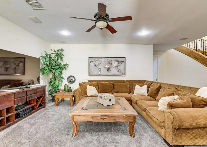 Apartment 3 Mi To Dtwn Gilbert! W/ Shared Poolside Oasis Gilbert