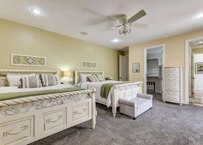 3 Mi To Dtwn Gilbert! W/ Shared Poolside Oasis