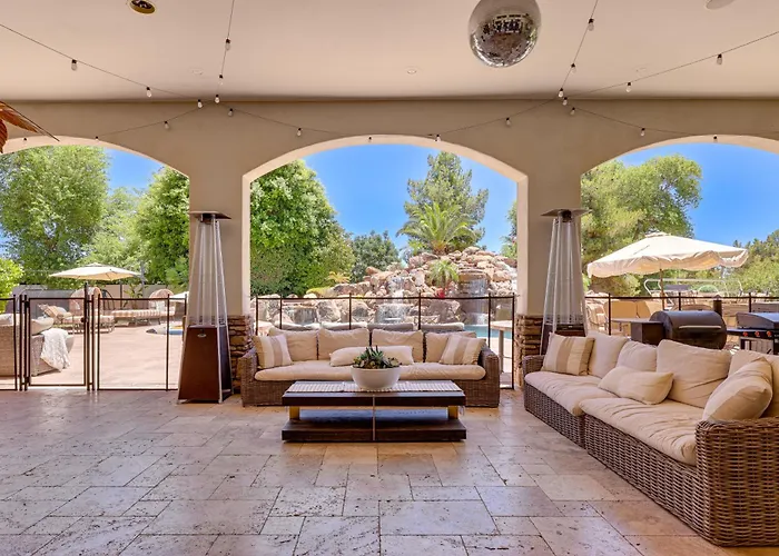 Apartment 3 Mi To Dtwn Gilbert! W/ Shared Poolside Oasis